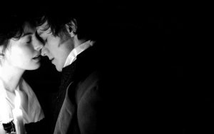Almost_Kiss__in_Black___White_by_AshsAshsAlFalDwn