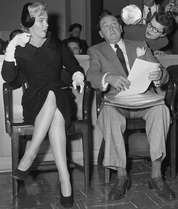 File:Marilyn Monroe and Jerry Giesler 1.jpg