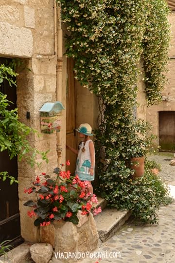 Tan llena de flores y colores.