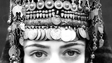 photo headdress.jpg