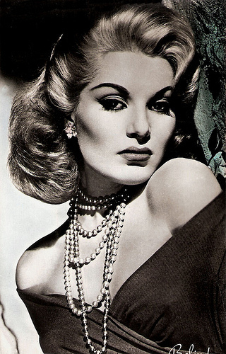 Belinda Lee