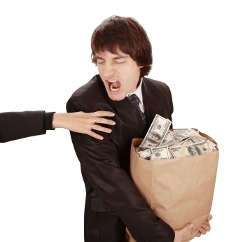 Young man who keeps bag full of money, bites girl's hand
