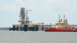 800px-Golden_Pass_LNG,_Sabine_Pass