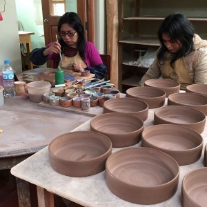 Meeting some of the painters at the studio of ceramics artist Pablo Seminario.