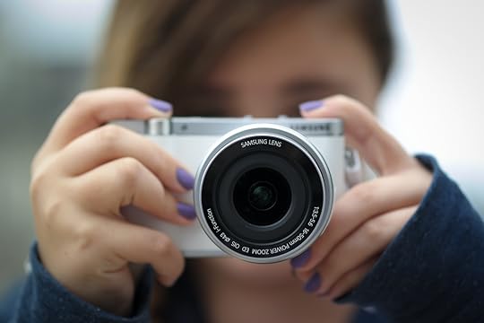 Emily Shooting with the Samsung NX3000
