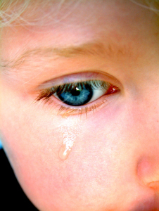 istock_000000357240small_child_crying_11[1]