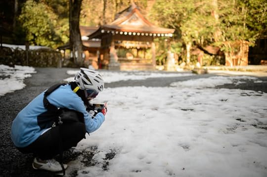Still Plenty of Snow -- Kibune Shrine Okumiya (貴船神社奥宮) -- Kyoto, Japan -- Copyright 2015 Jeffrey Friedl, http://regex.info/blog/