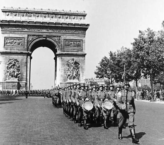 German soldiers march through Paris, June 1940 (German Federal Archive)