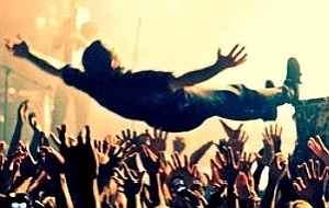 stagedive image