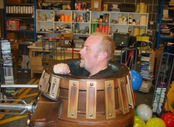 features-dalekbuilding-inside