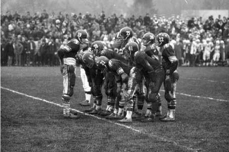 Fred Pizzi - football huddle 1969001