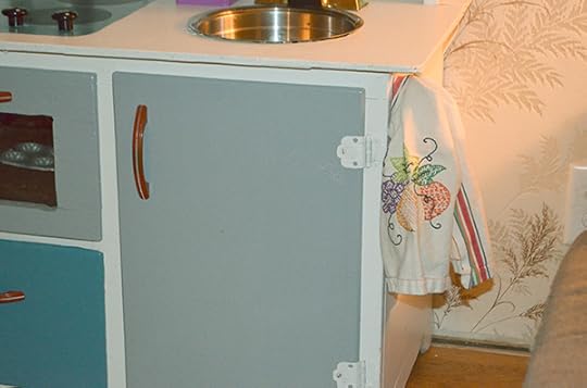 play-kitchen-towel-rack