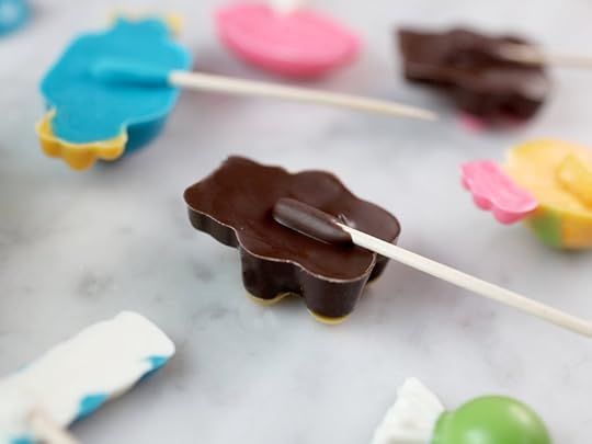 Making cupcake toppers