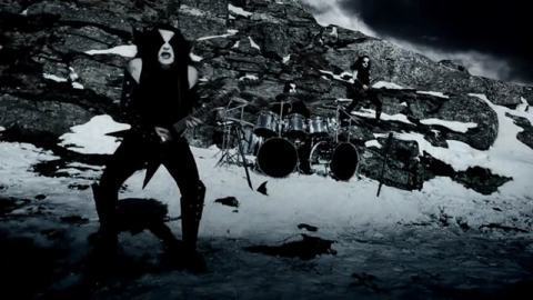 metal-snow