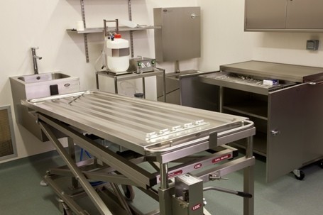 LEEC Embalming Table