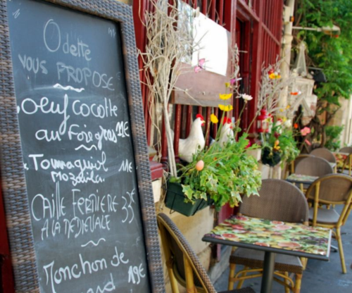 Odette in Paris (c) Kristin Espinasse