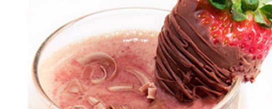 strawberry-chocolate-tequila-cocktail-hero