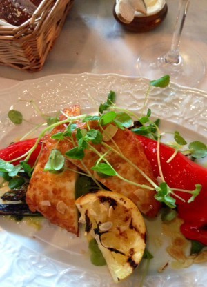 Friterad Halloumi, rostade grönsaker och aioli. Så gott.