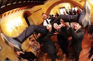 24A9A28E00000578-2908028-As_well_as_the_wedding_the_society_accepts_entries_that_picture_-a-23_1421200204901