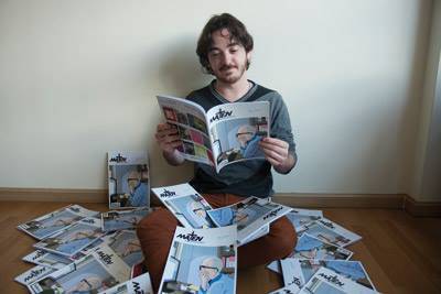 Maten - Kahn con revistas