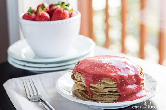 Whole Wheat Pancakes with Strawberry Sauce | Club 31 Women | club31women.com #breakfast