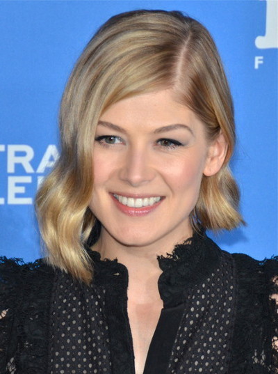 Rosamund Pike Breastfed Her Baby- While Totally Naked! - At The