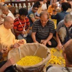 Radhanath Swami at Flower festival - mumbai 2015 004