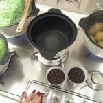 Quinoa nera pronta per essere tuffata