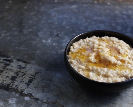 porridge_in_black_bowl