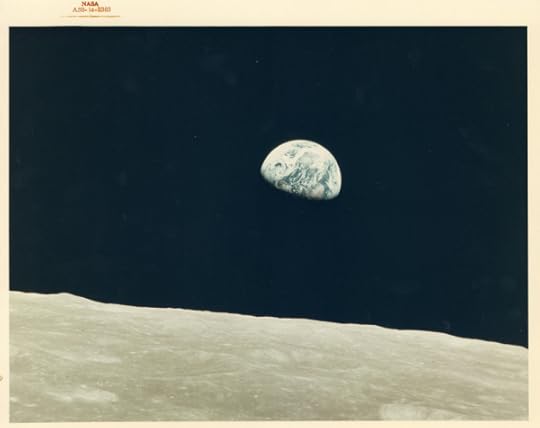 6-William-Anders-First-Earthrise-seen-by-human-eyes-Apollo-8-December-1968