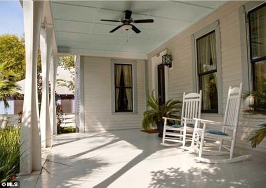  photo article-2358364-1AB77C94000005DC-532_634x450_zpsab2diodh.jpg