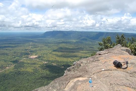 Just behind the temple: one simple mistake and I am history. The cliff drops to a height of 600 metres.