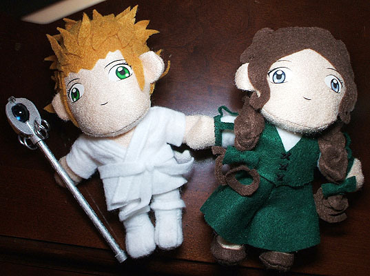 Kade comes with a mini Staff-of-Fyn; Erinda's wearing tiny split skirts!