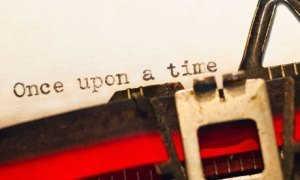Writing-on-typewriter-007