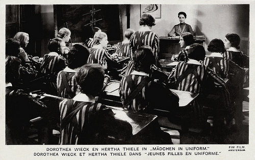 Dorothea Wieck and Hertha Thiele in Mädchen in Uniform (1931)