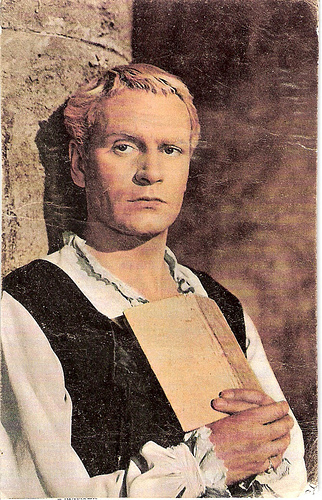 Laurence Olivier in Hamlet (1948)