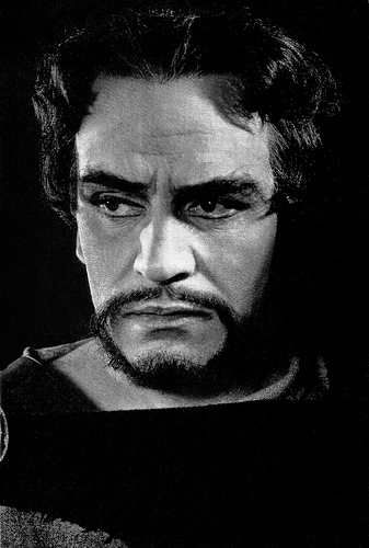 Laurence Olivier in MacBeth
