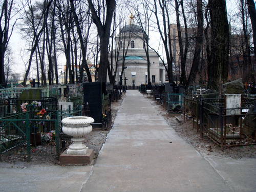 Moscow cemetery 1.jpg