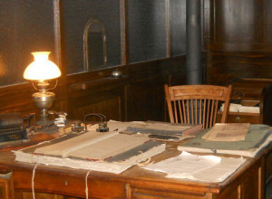 writing desk