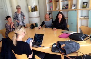 Smarta människor som planerar lansering.