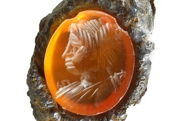 Engraved Gem in Ring Cavity