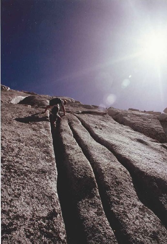 courtneyschafer_sierranevada_scrambling