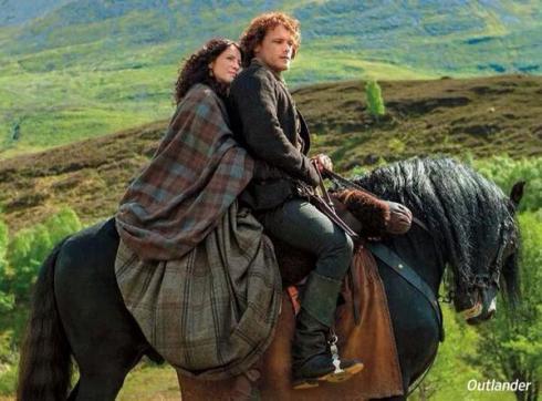 jamie and claire on horse