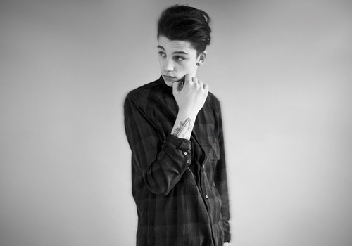  photo ale-ash-stymest-boy-button-down-class-Favim.com-202740_zpspzxhs59f.jpg