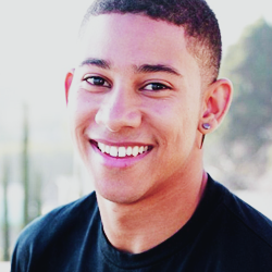 Faceclaim: Keiynan Lonsdale