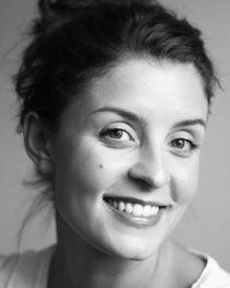 Jessie Burton portrait photo