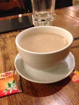 Och sen satt vi länge och drack te. Personalen var very kärleksfull