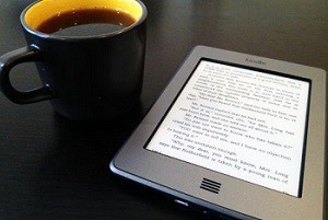 kindle-touch-and-coffee