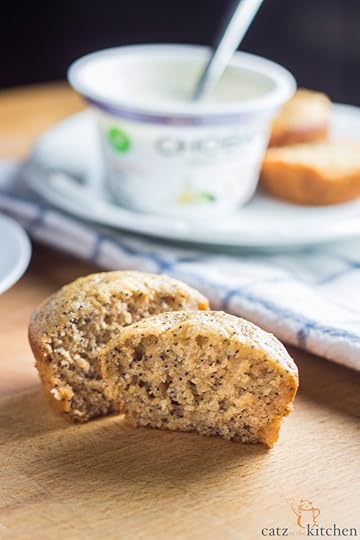 Healthy-Greek-Yogurt-Poppyseed-Muffins-7