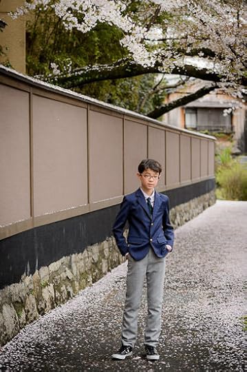 Cool Cat Anthony at 12½ years old, about to start 7th grade 12歳の晏人、中学入学式の日 -- Kyoto, Japan -- Copyright 2015 Jeffrey Friedl, http://regex.info/blog/